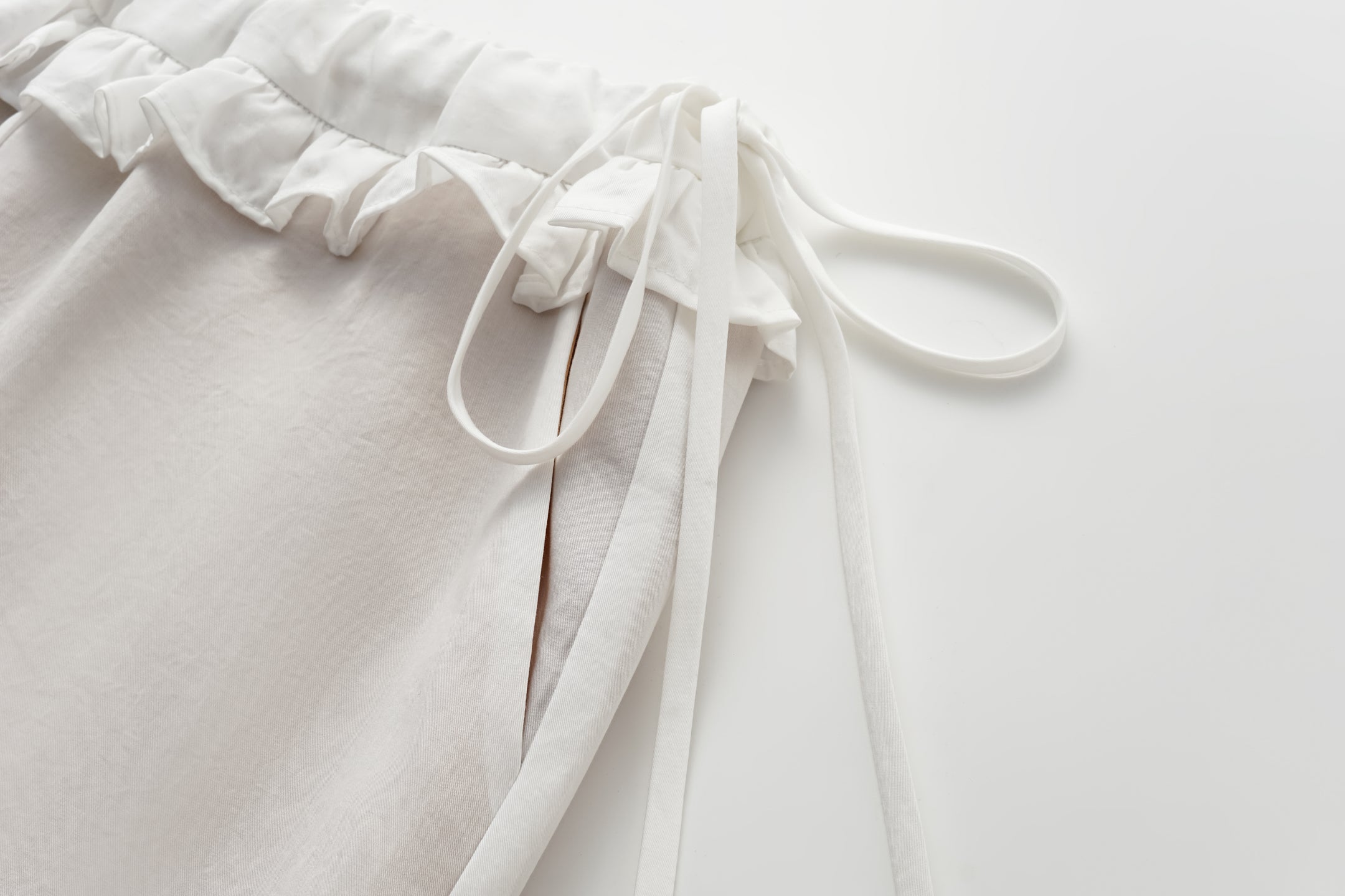 White Floundered Pants